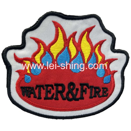 繡花水火交融 紅色